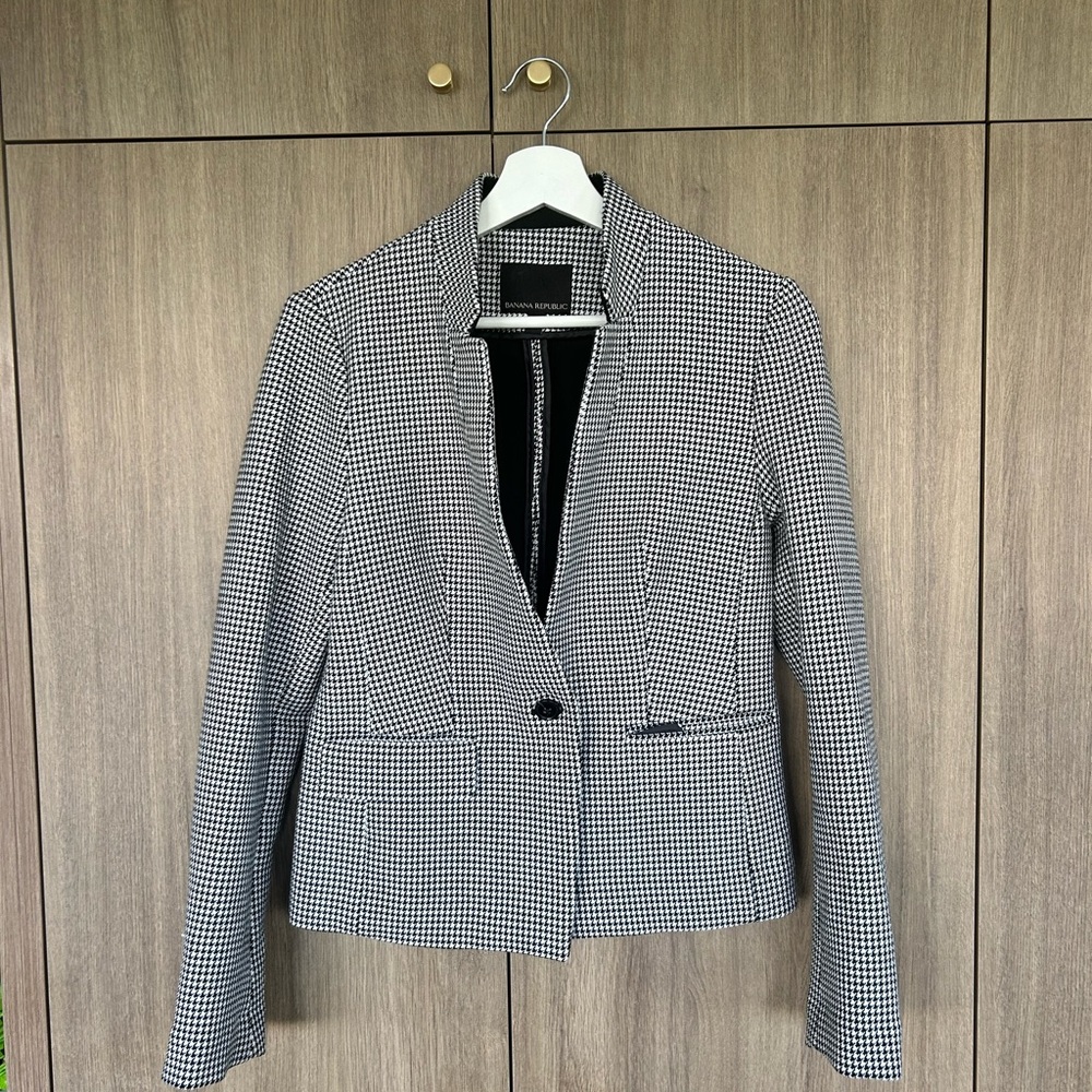 Banana republic Women's Black and White Houndstooth Blazer